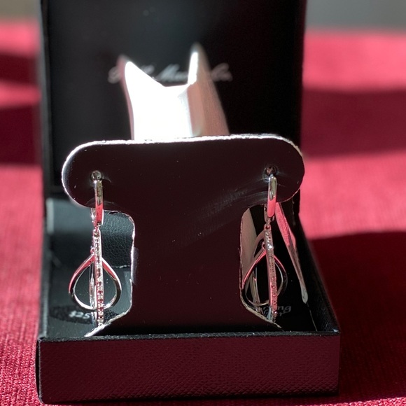 Diamond interlocking Drop Earrings Brand New - Picture 6 of 10